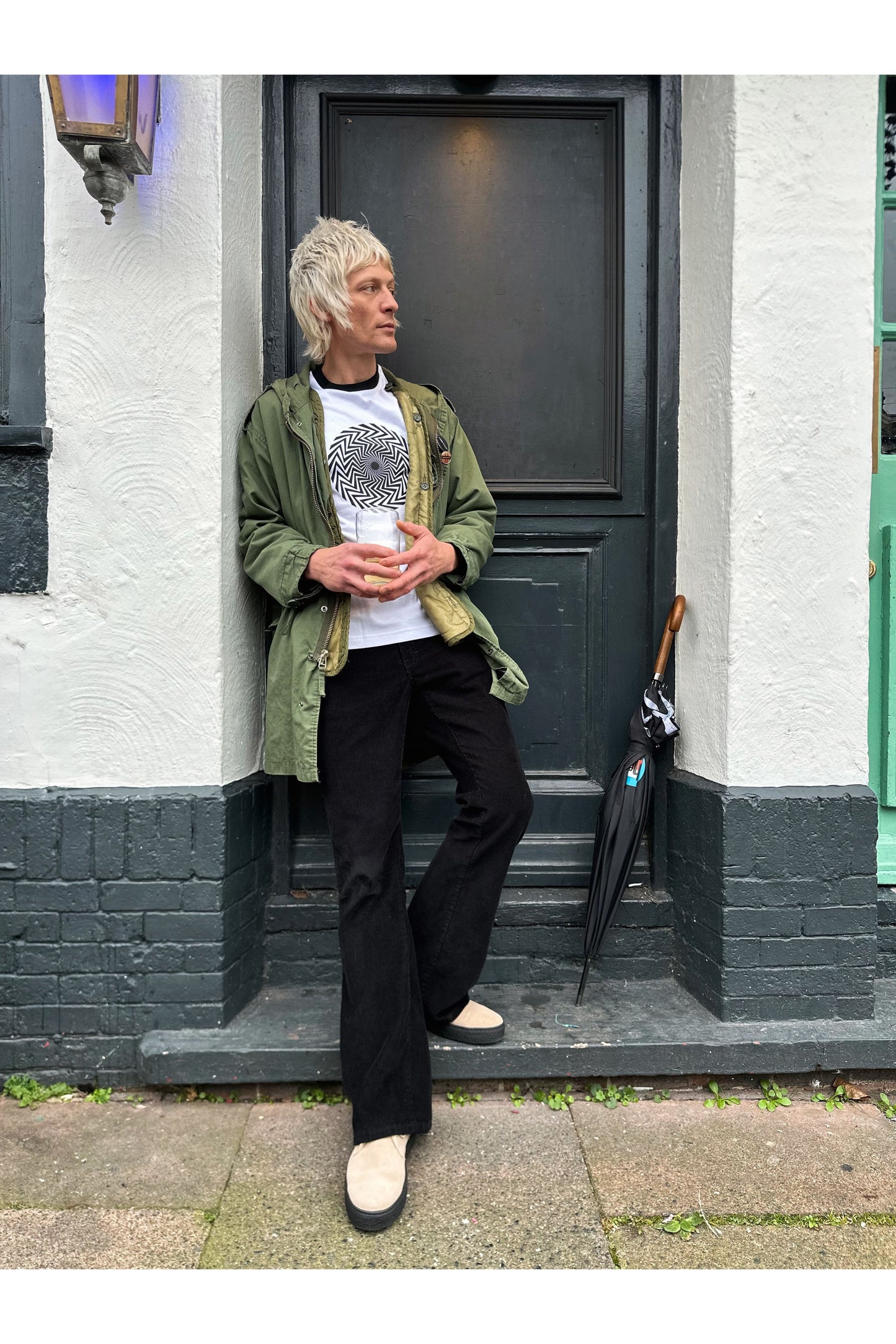 Exclusive Black Spiral White - T-Shirt