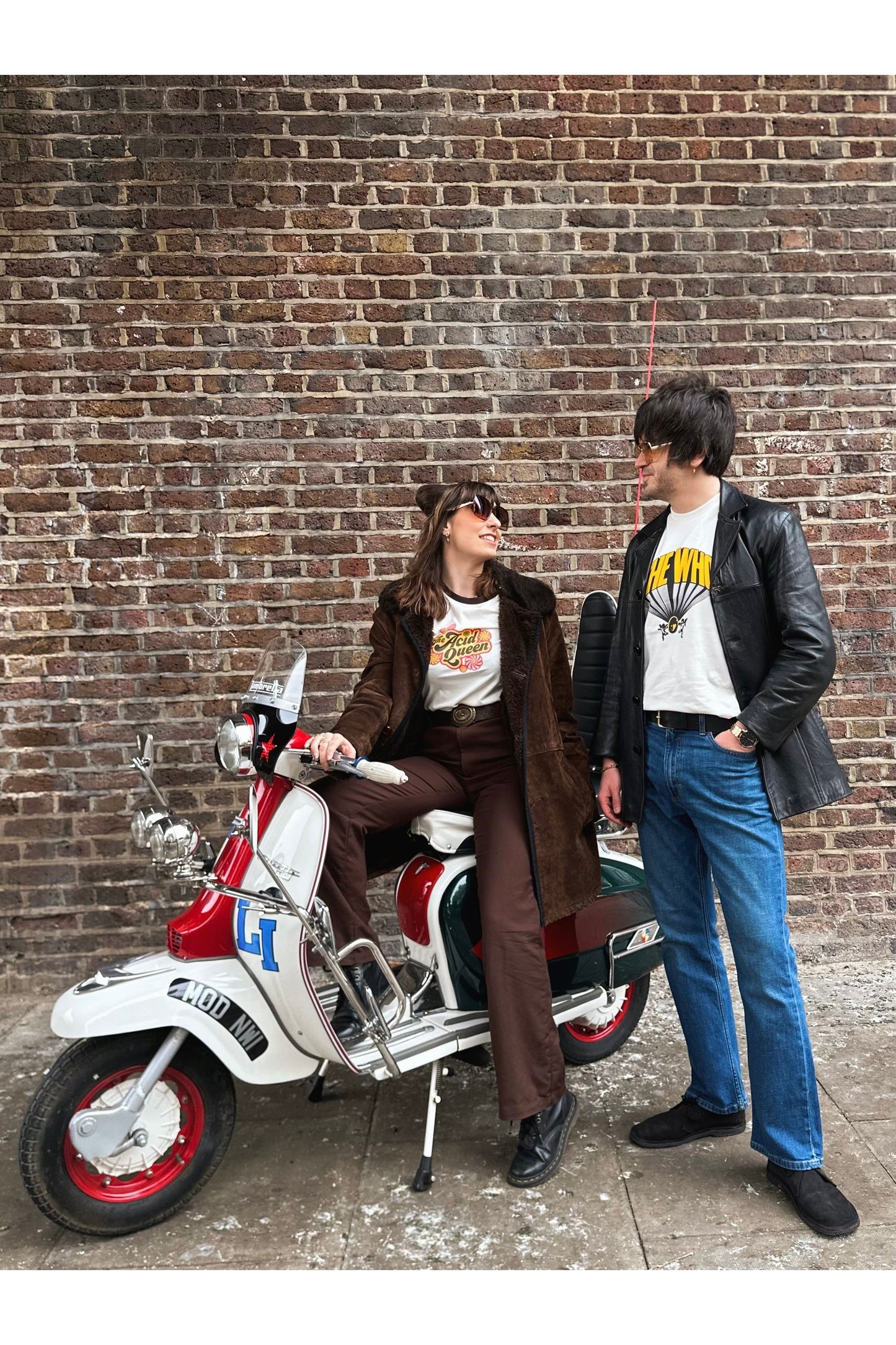 Exclusive Women's Acid Queen Ecru - T-Shirt