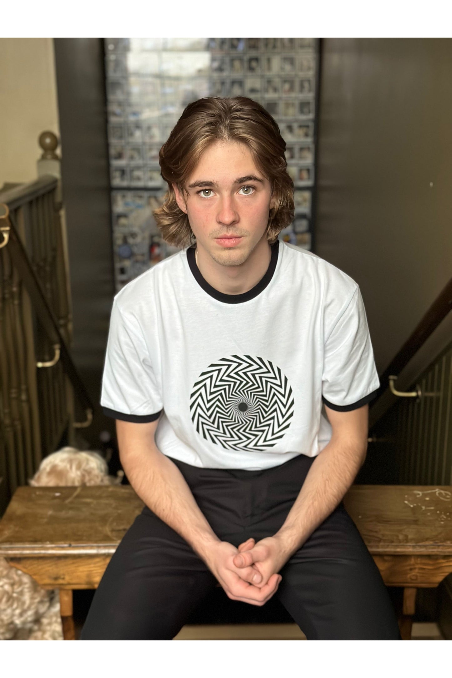 Exclusive Black Spiral White - T-Shirt