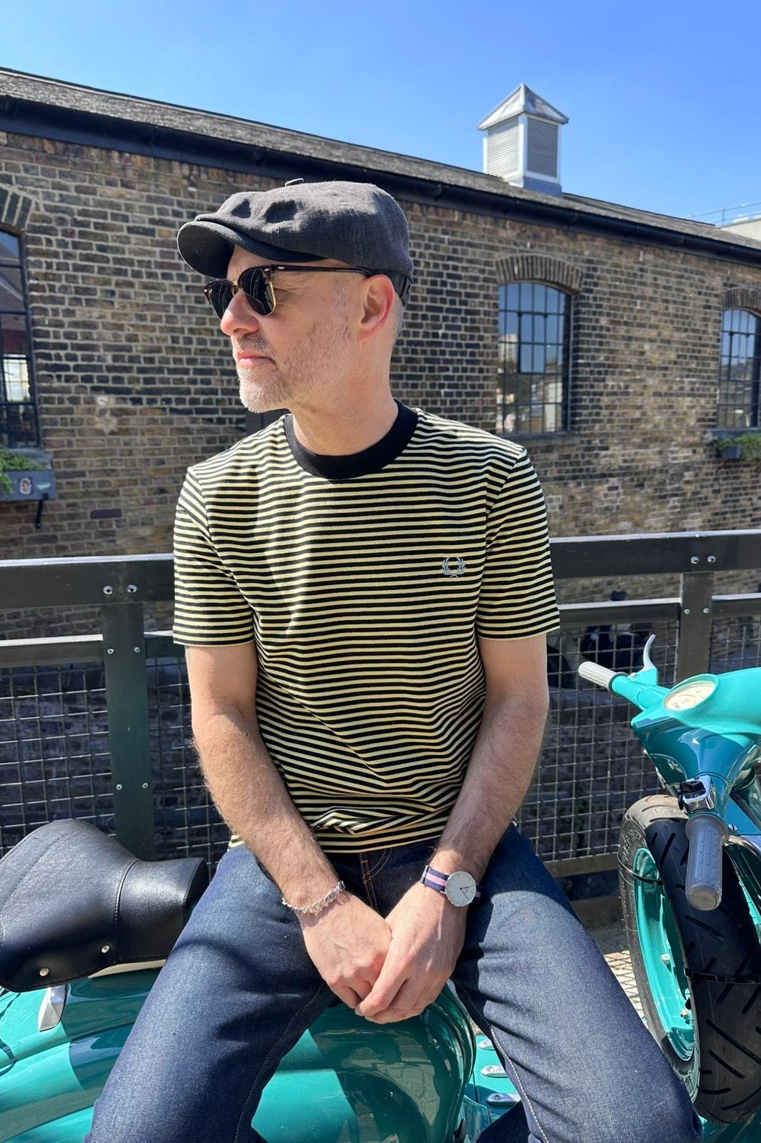 M6581 Fine Stripe Honey / Black - T-Shirt