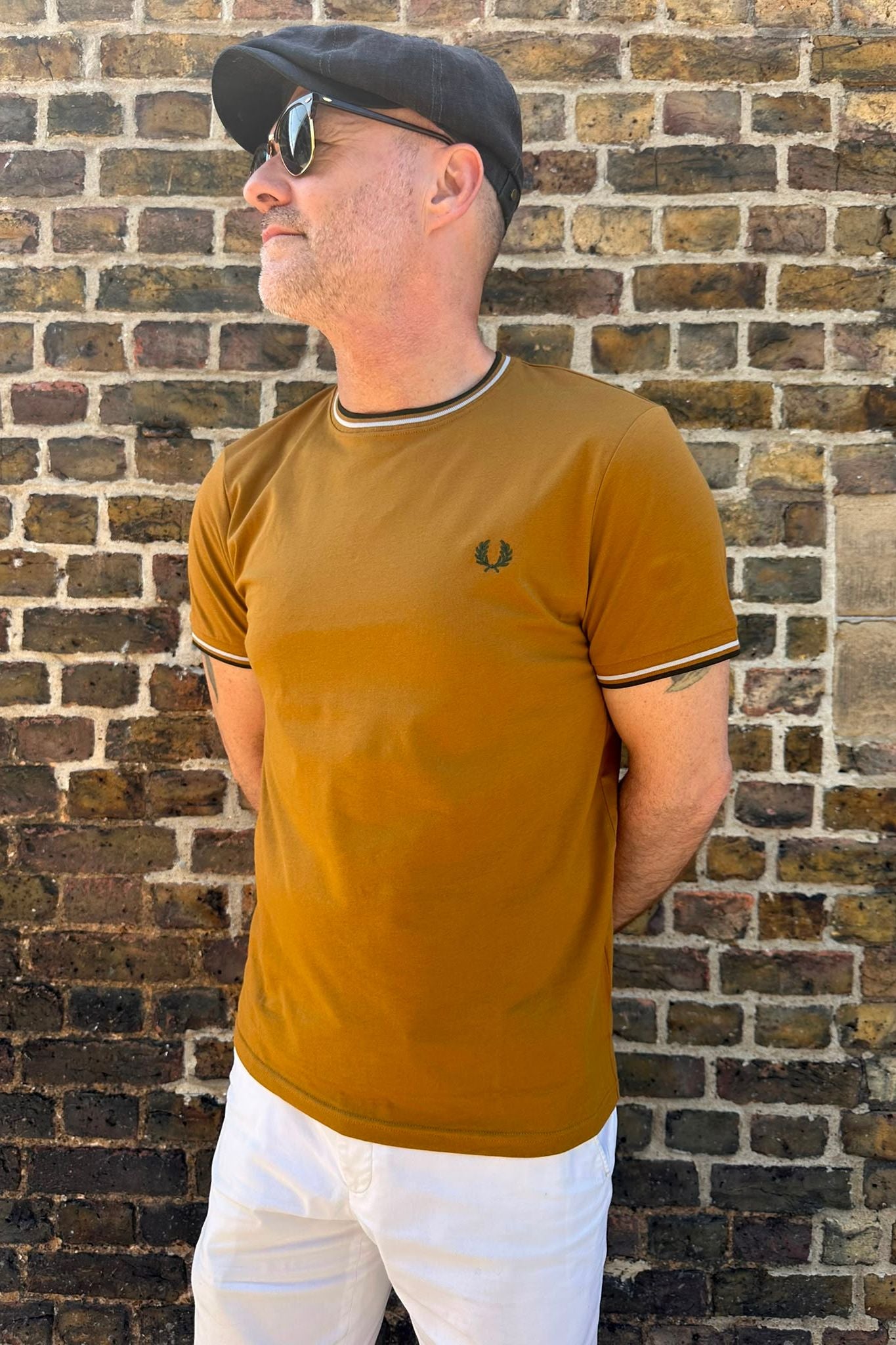 M1588 Twin Tipped Dark Camel / Navy - T-Shirt