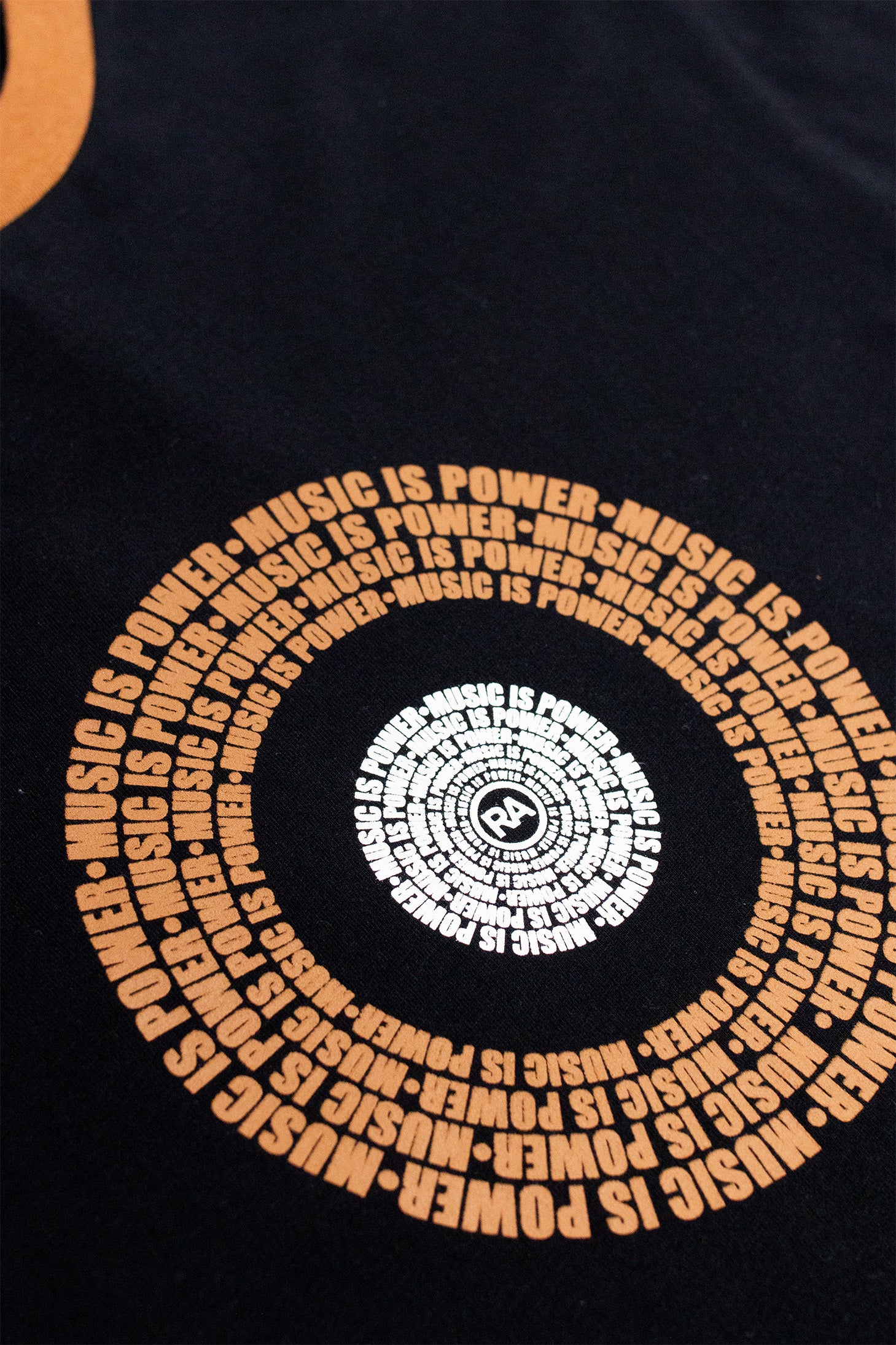 Music Is Power Target Black - T-Shirt