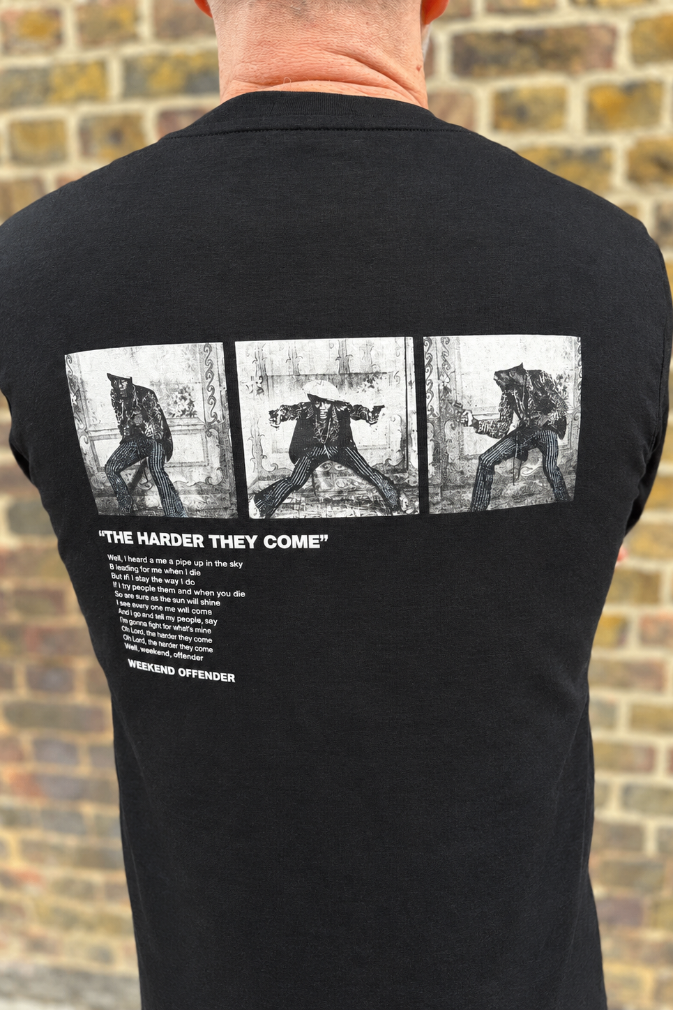 Cliff Black Graphic - T-Shirt