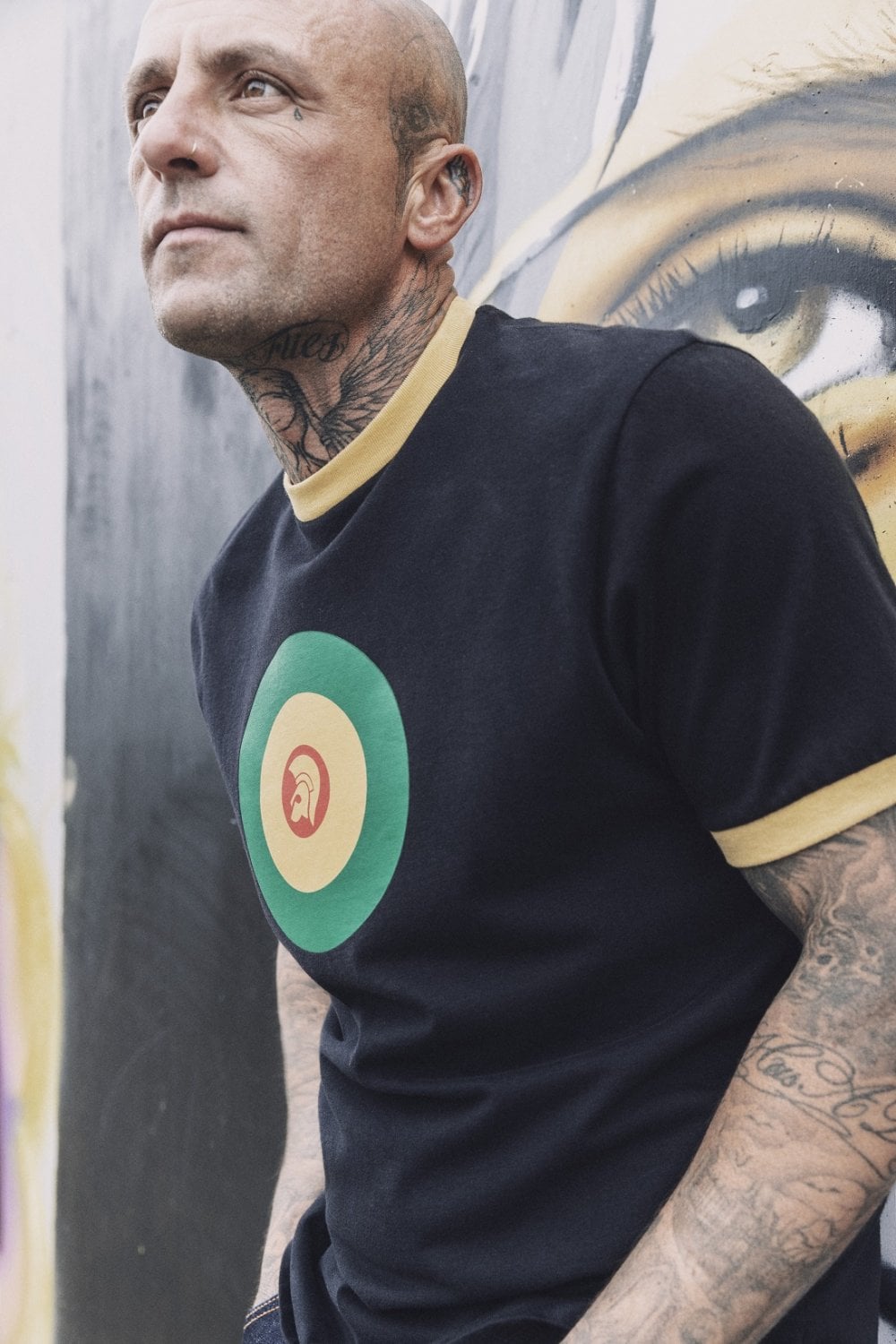 Target Logo Black - T-Shirt